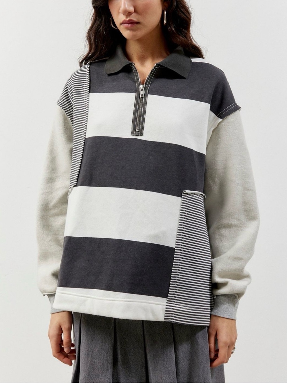BDG Saylor Spliced Quarter-Zip Sweatshirt - Large
